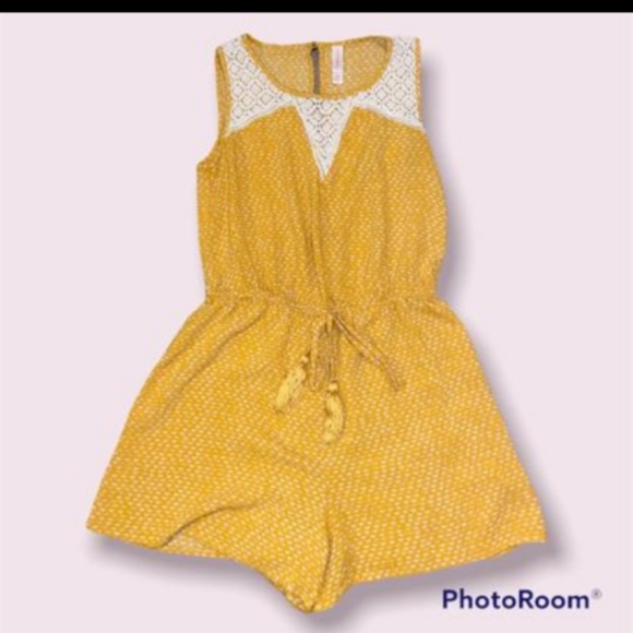 Xhilaration Yellow Romper - Picture 1 of 3